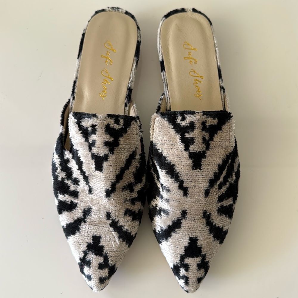 Sufi Shoes Velvet Print Mules Shoes Size 39/9